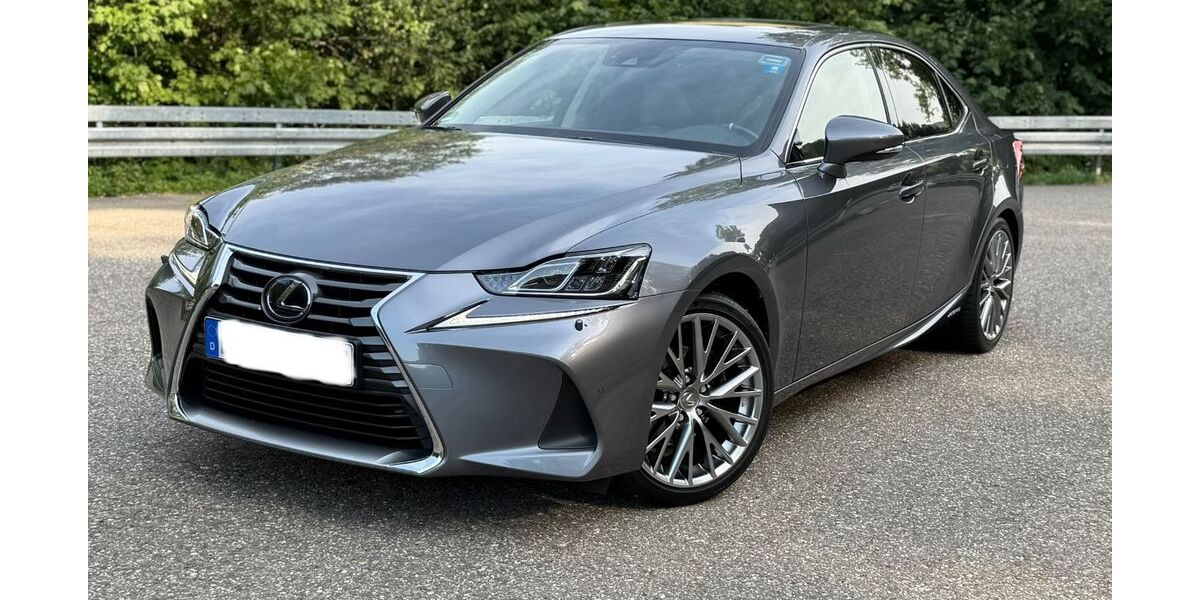 Lexus IS 300 75.779 km 29.750 &euro; Todtnau 79674