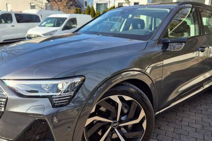Audi e-tron 115.800 km 32.990 € München 81247