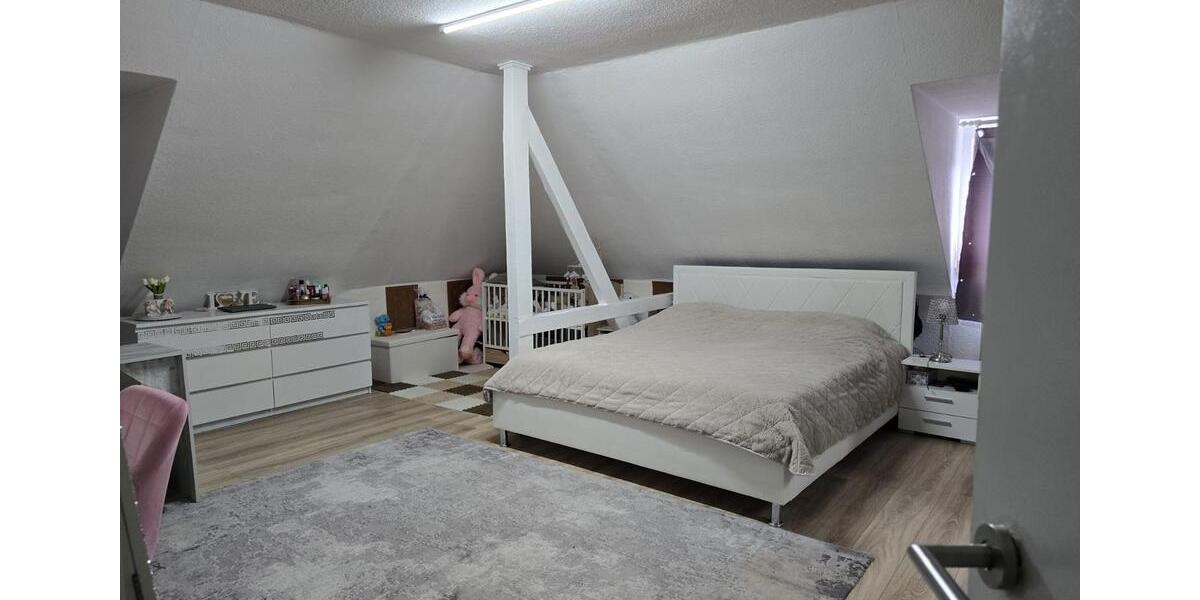 Dachgeschoßwohnung Pforzheim - 3 Zimmer, 95 m&sup2;, 199.000&euro; | Angebot:26823848