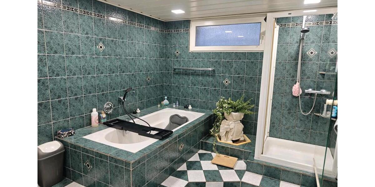 Mehrfamilienhaus, Wohnhaus Warstein - 10 Zimmer, 259 m&sup2;, 180.000&euro; | Angebot:27120014