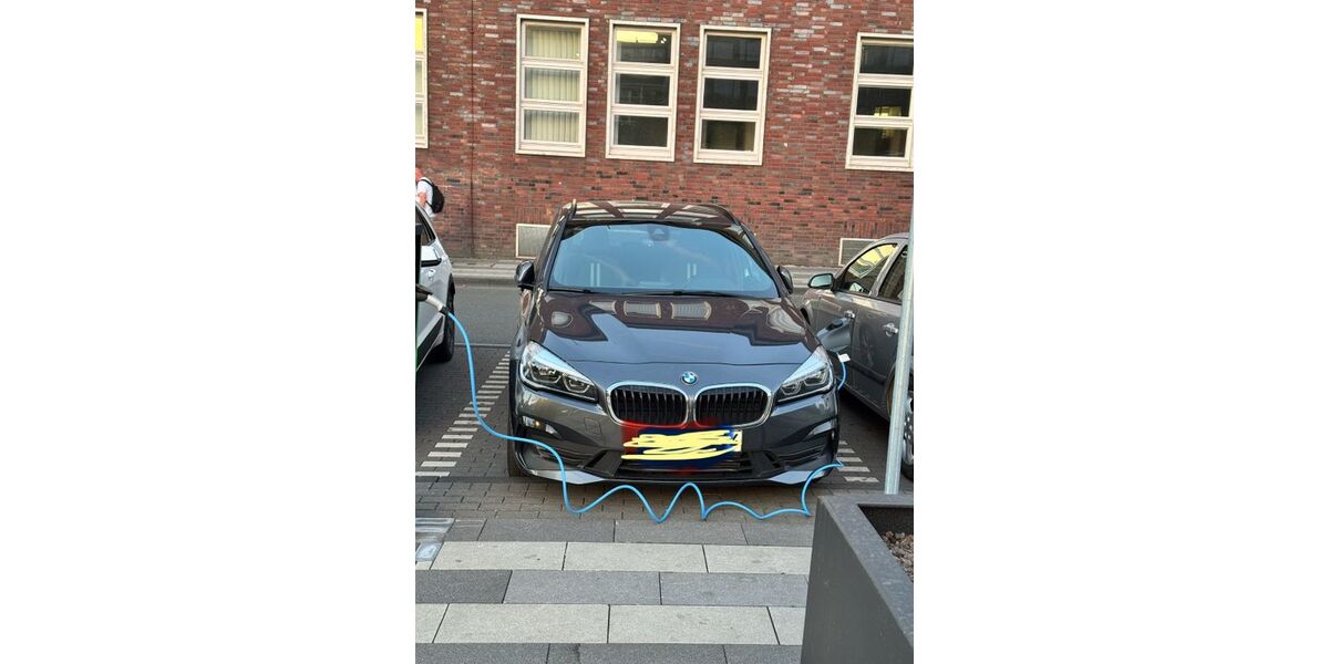 BMW 225 Active Tourer 102.000 km 14.999 &euro; Duisburg 47053
