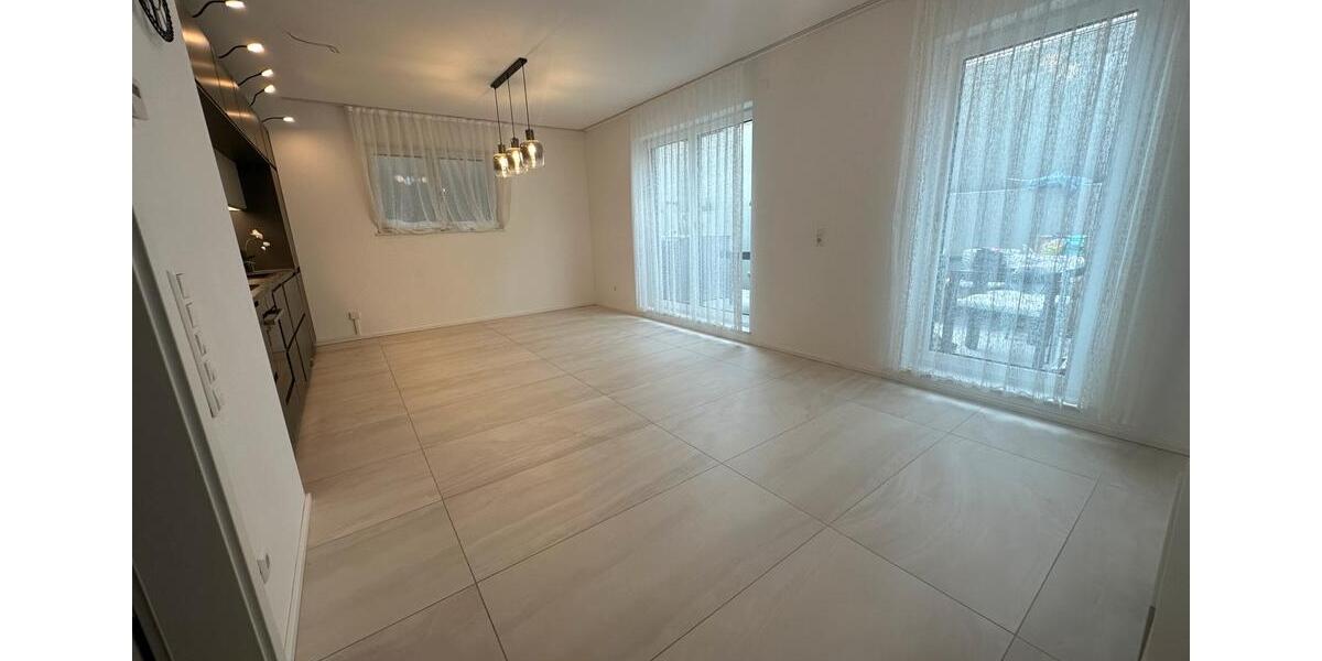 Etagenwohnung Vöhringen - 2.5 Zimmer, 83 m&sup2;, 1.323&euro; | Angebot:26291898