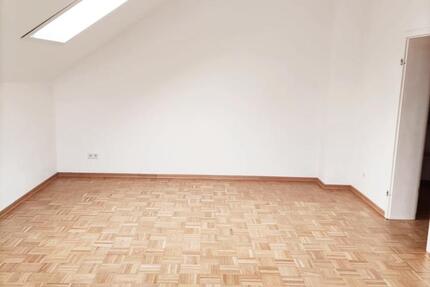 Stilvolle 2-Zimmer-Wohnung mit Balkon und Tiefgaragen-Stellplatz