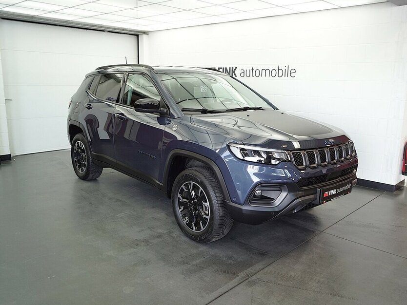 Compass °IIIII° Trailhawk Plug-In Hybrid 4WD