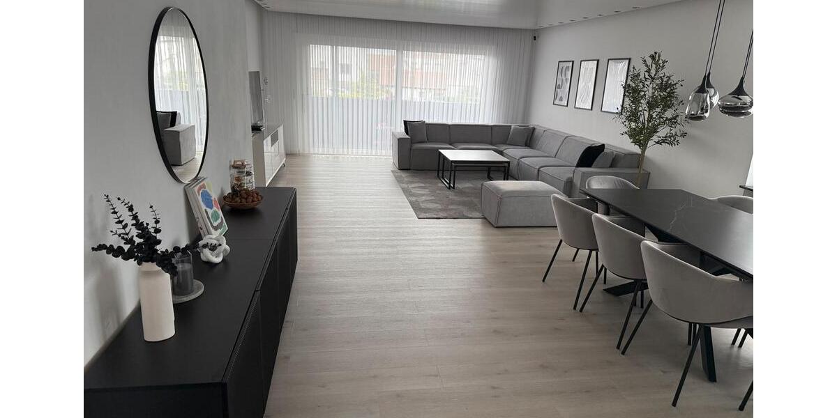 Provisionfrei ! Wunderschöne helle Eigentumswohnung mit Garten 4 zimmer