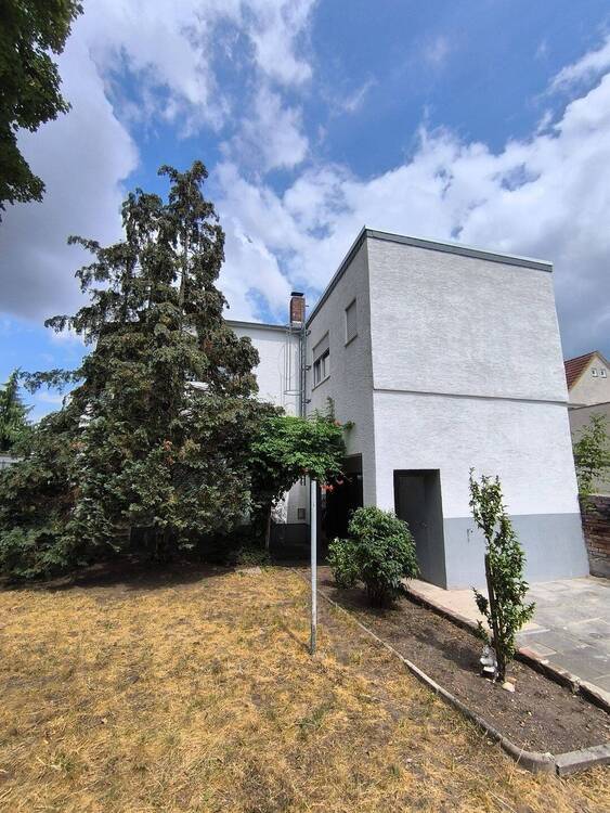 Bahnhofsnah und ruhig in Mainnähe gelegen 7 zimmer