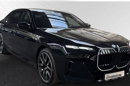 BMW i7 3.600 km 132.800 € Moers 47441