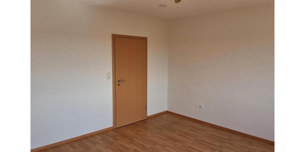 Etagenwohnung Straßkirchen - 3 Zimmer, 90 m&sup2;, 850&euro; | Angebot:26136159