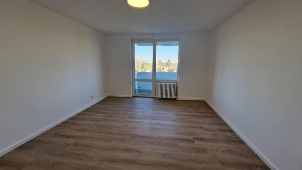 ohne Provision, Erstbezug nach Renovierung, Balkon & Stellplatz 1 zimmer