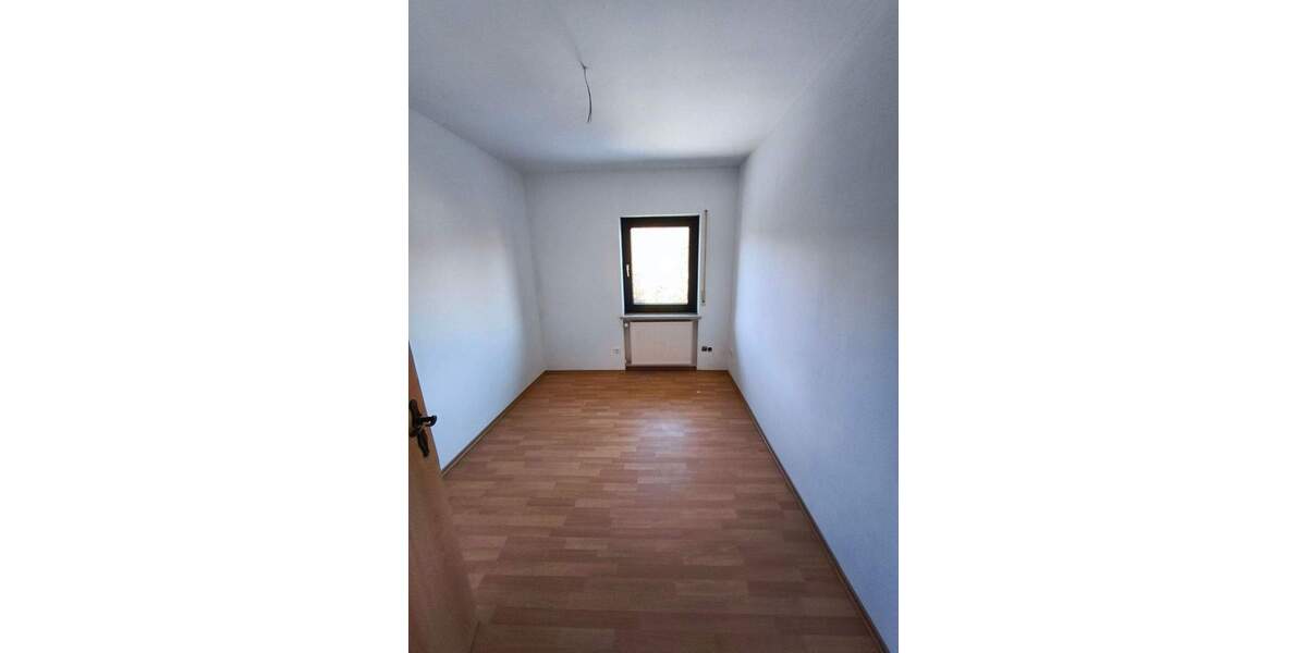 Etagenwohnung Neunkirchen a.Brand Ermreuth - 3 Zimmer, 125 m&sup2;, 1.000&euro; | Angebot:26471152