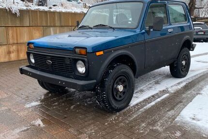 Lada Niva 49.000 km 5.490 &euro; Wahlrod 57614