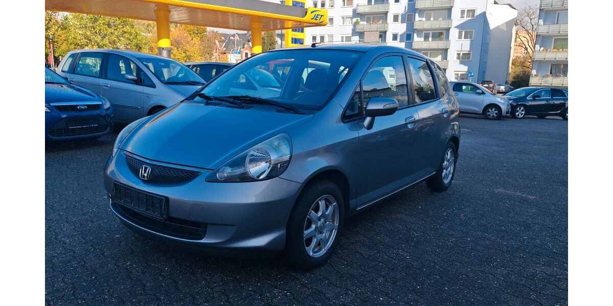 Honda Jazz 173.000 km 4.600 &euro; Wiesbaden 65187