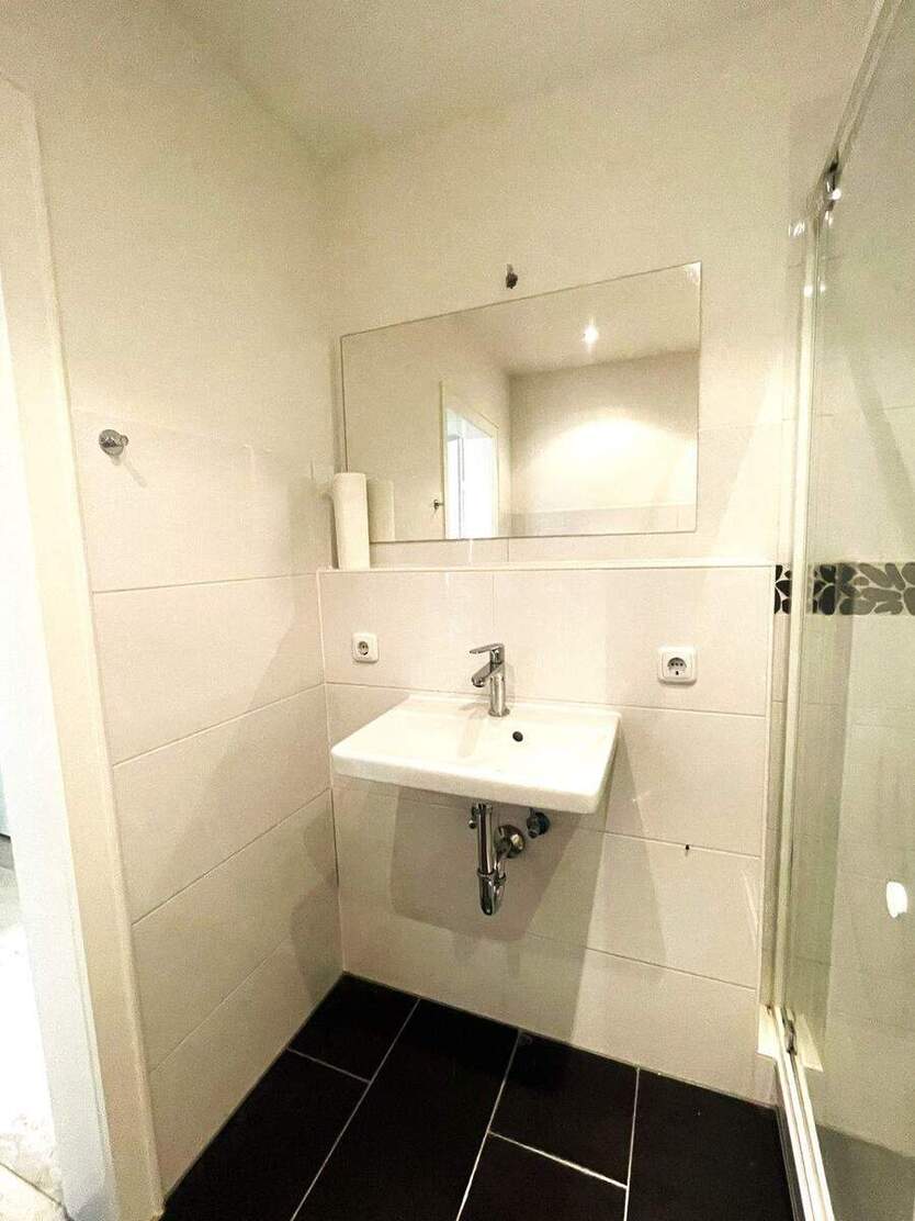 TOP-Lage mit Rheinblick in Bonn-Beuel: Helle 2-Zimmer-Wohnung mit großem Terrassenbalkon 2 zimmer