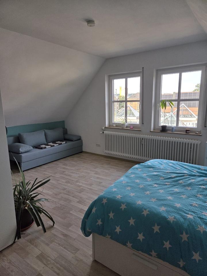 Helle DG-Wohnung in zentraler Lage