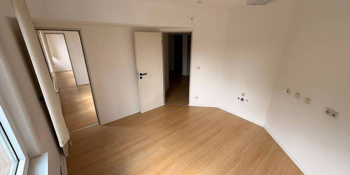 Etagenwohnung Gelsenkirchen Feldmark - 9 Zimmer, 169 m&sup2;, 1.490&euro; | Angebot:26853818
