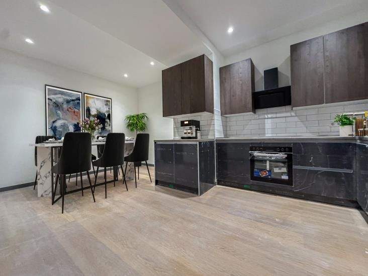 Etagenwohnung Oberhausen Altstadt-Süd - 2 Zimmer, 127 m&sup2;, 1.250&euro; | Angebot:25748233