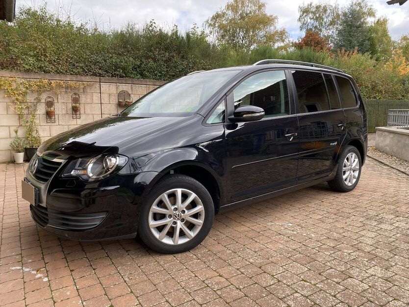 VW Touran 155.000 km 5.900 € Schwalbach 66773