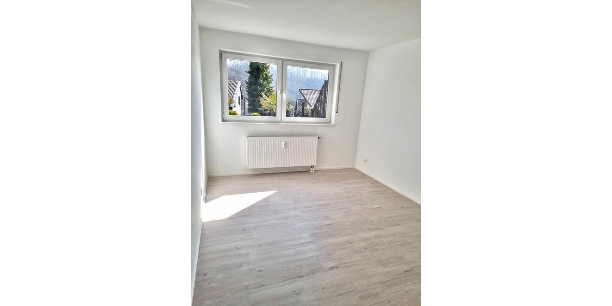Hochparterre Leonberg - 2.5 Zimmer, 70 m&sup2;, 1.250&euro; | Angebot:26681904
