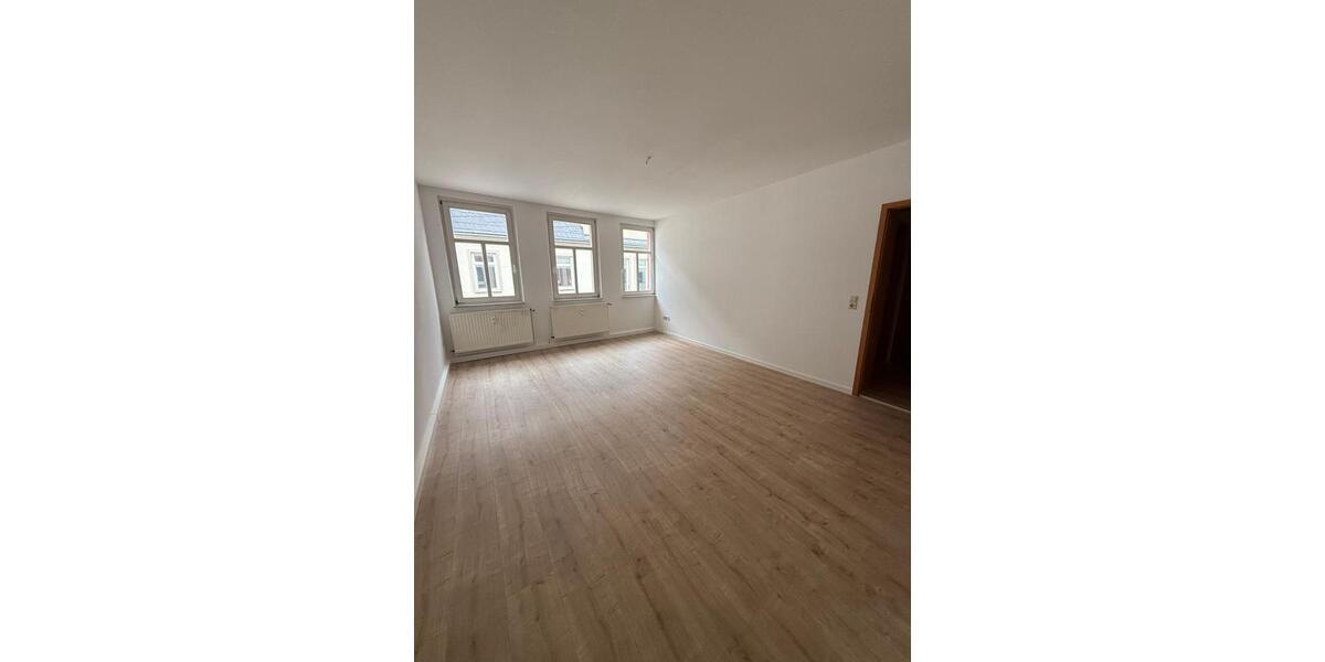 Dachgeschoßwohnung Glauchau - 2 Zimmer, 55 m&sup2;, 320&euro; | Angebot:26676970