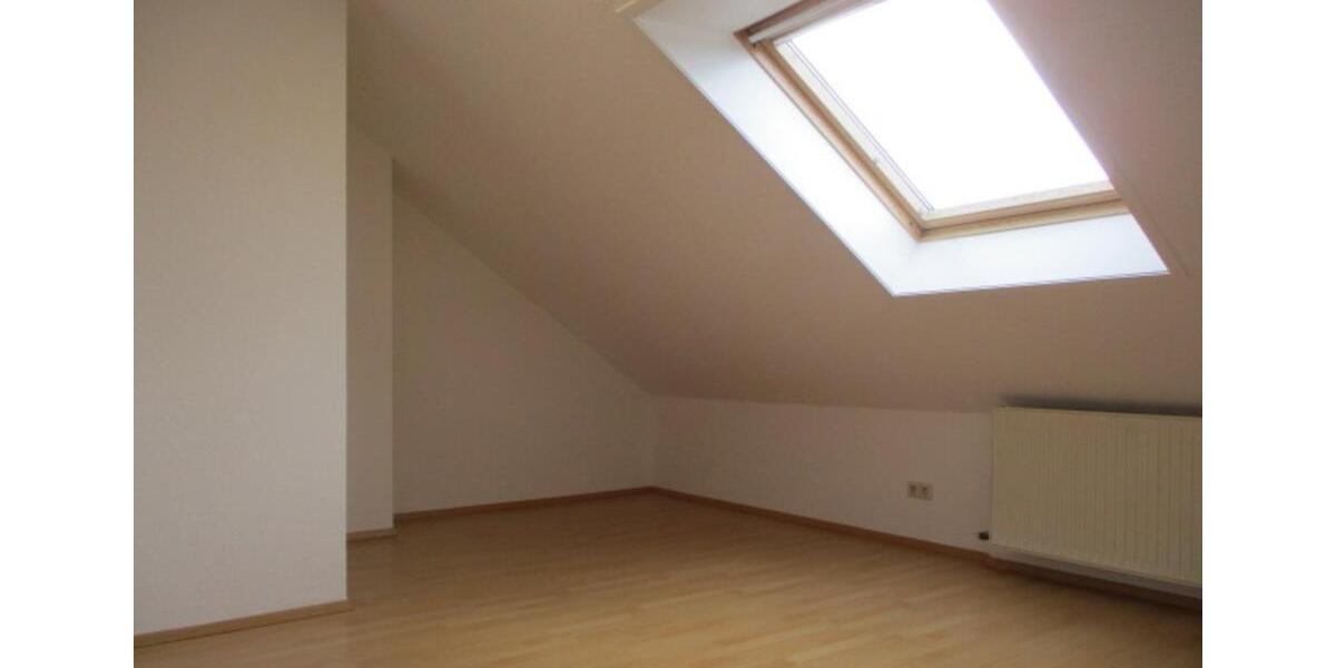 Reihenhaus Tübingen Lustnau - 6 Zimmer, 150 m&sup2;, 2.200&euro; | Angebot:25379085