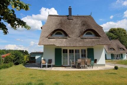 Stilvolles Reetdachhaus mit moderner Technik und Kamin in Rerik zimmer