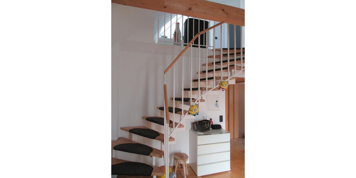 Provisionsfrei* Doppelhaushälfte mit zwei separaten Wohneinheiten, Stellplätzen, Balkon und Terrasse - Zweifamilienhaus Göppingen Faurndau | Angebot:26961593