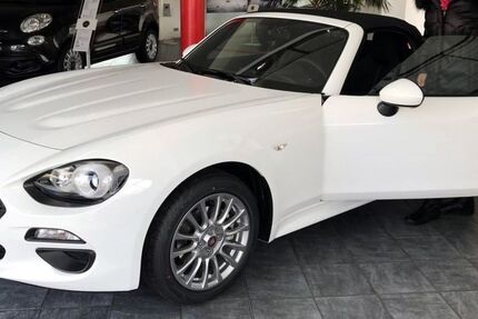 Fiat 124 Spider 27.990 km 17.190 &euro; Willmering 93497