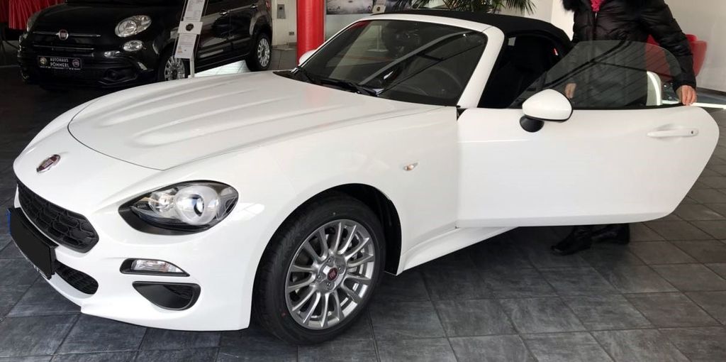 Fiat 124 Spider 27.990 km 17.190 &euro; Willmering 93497