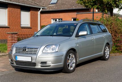 Toyota Avensis 171.000 km 4.990 &euro; Niederkassel 53859