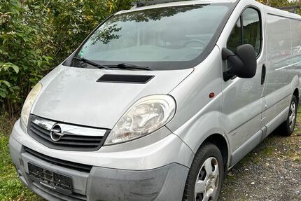 Opel Vivaro 197.900 km 5.799 &euro; Remagen 53424