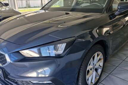 Seat Leon 97.295 km 16.899 &euro; Osterhofen 94486