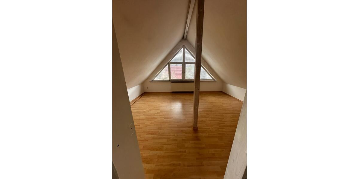 Etagenwohnung Ammerbuch - 3 Zimmer, 100 m&sup2;, 1.100&euro; | Angebot:25995942