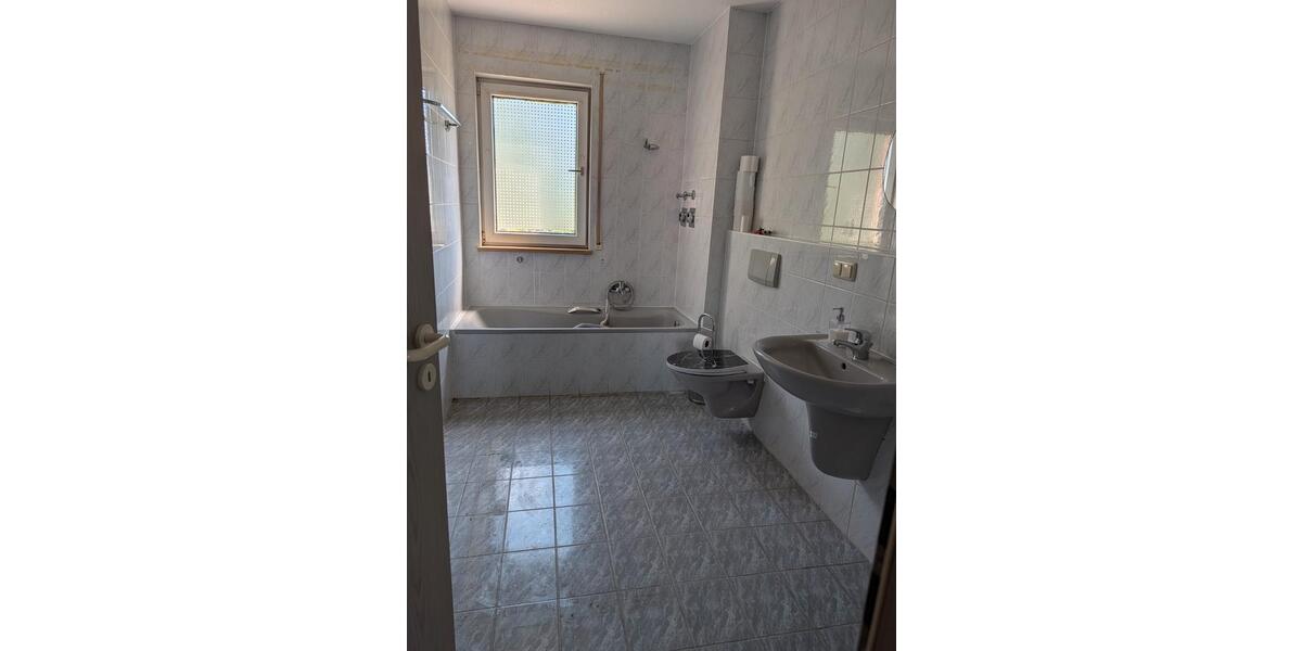 Etagenwohnung Schwandorf - 3 Zimmer, 78 m&sup2;, 670&euro; | Angebot:26698823