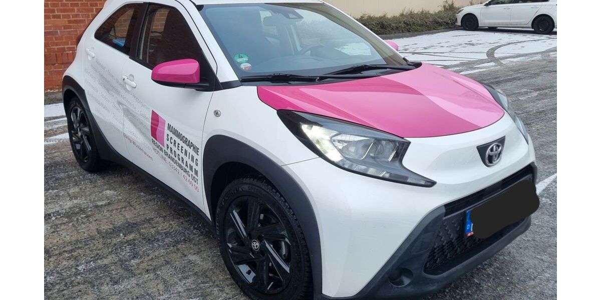 Toyota Aygo (X) 33.076 km 9.990 &euro; Berlin 12489