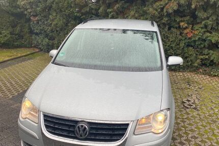 VW Touran 236.000 km 4.390 &euro; Bonn 53227