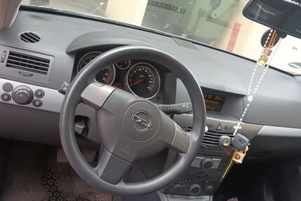Opel Astra 128.000 km 2.200 &euro; Regensburg 93049