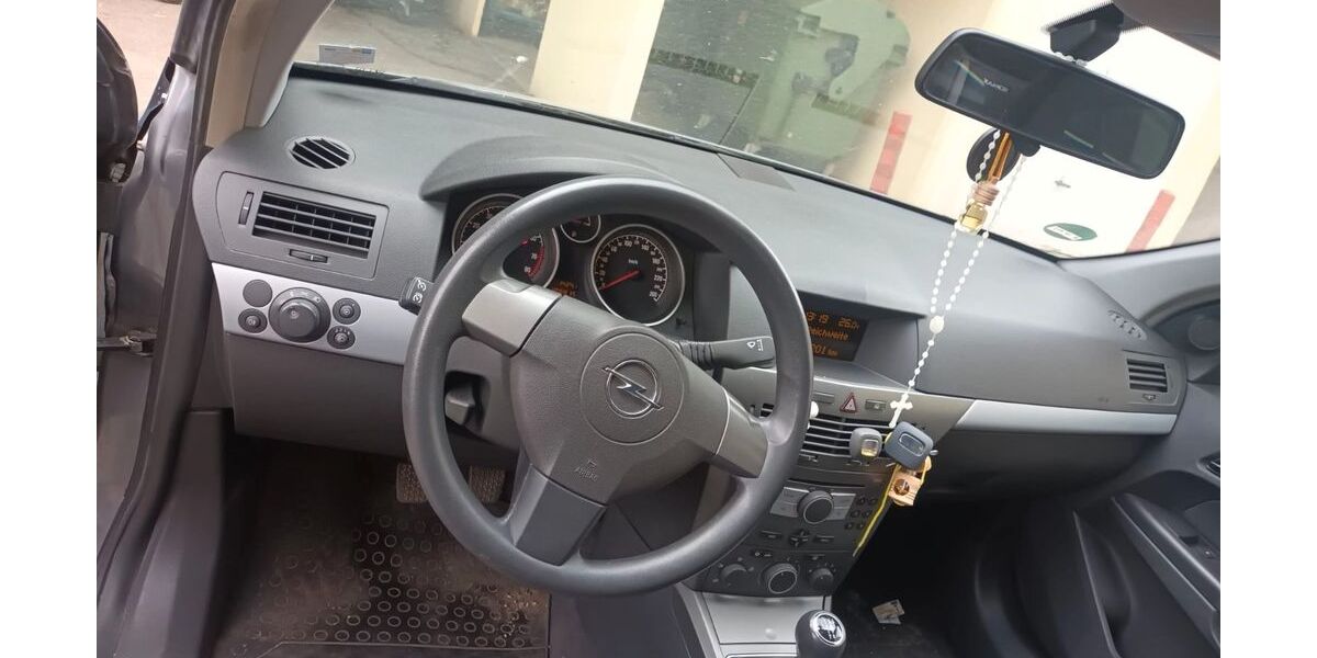 Opel Astra 128.000 km 2.200 &euro; Regensburg 93049