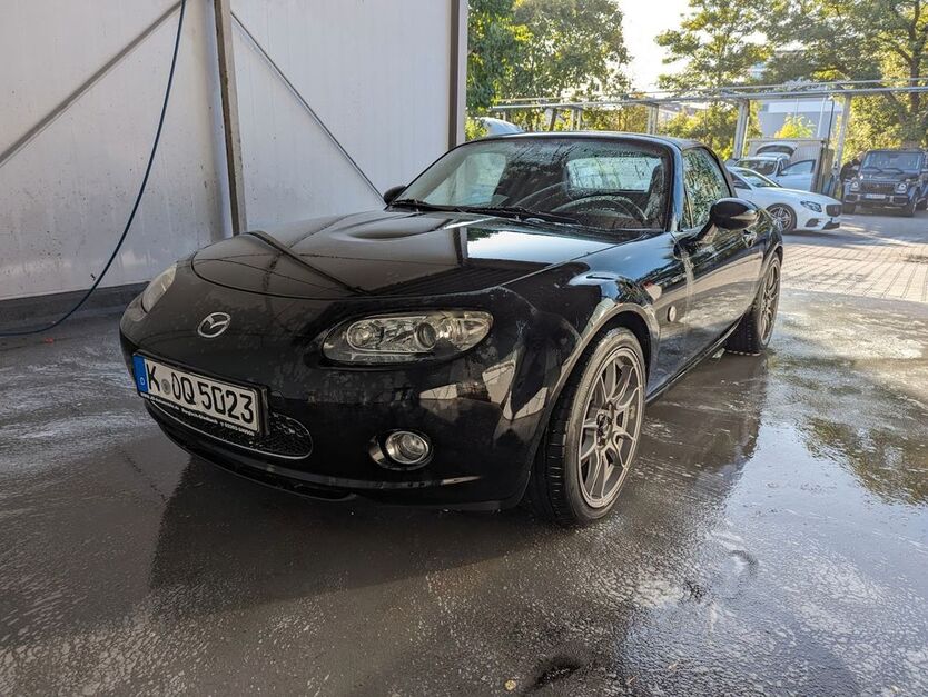 Mazda MX-5 110.000 km 9.200 € München 80689