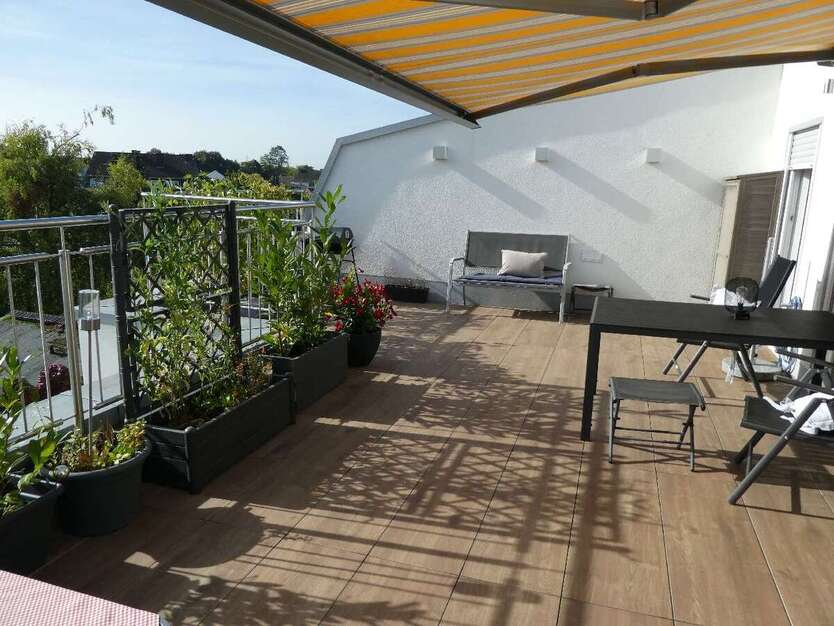 Haus zum Kaufen in Hilden 990.000 € 235.64 m² 7 zimmer
