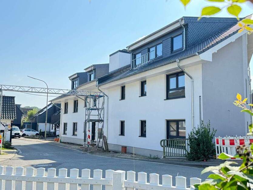 *Gemütlich und attraktiv mit Balkon und Stellplatz* 3 zimmer