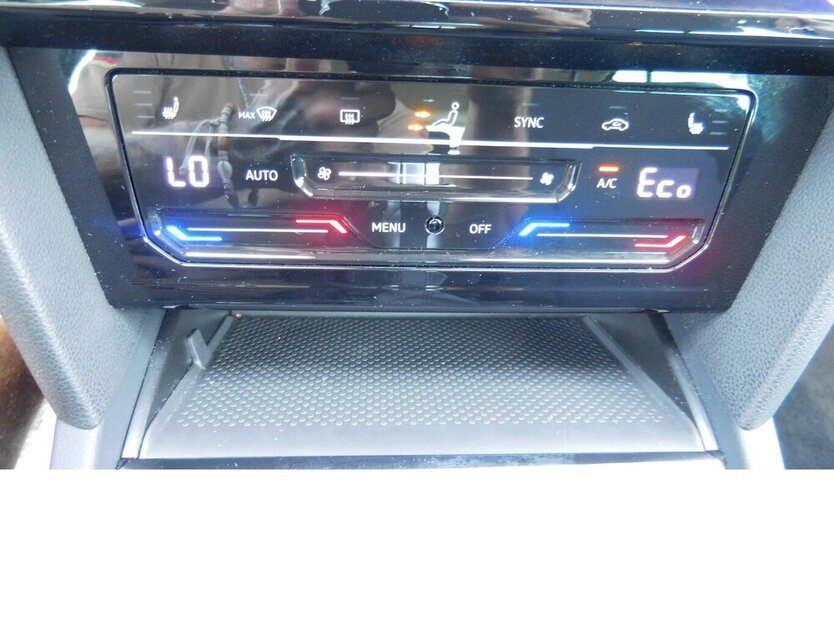 VW Passat Variant 1.4 GTE Benzin/Hybri TSI DSG Navi 35.600 km 23.990 € Vordorf 38533