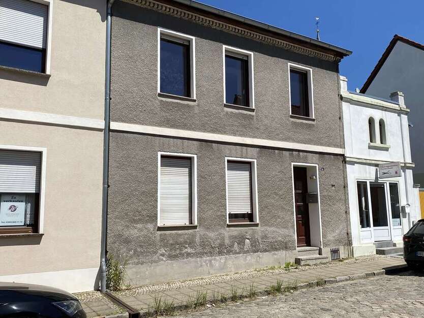 Haus zum Kaufen in Zerbst Anhalt 54.000 € 70 m²