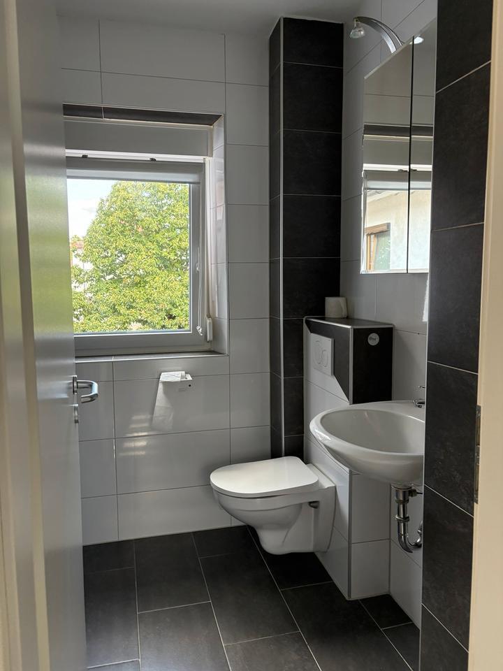 Helle, vollständig renovierte 5-Zimmer-Maisonette-Wohnung in Nbg zimmer