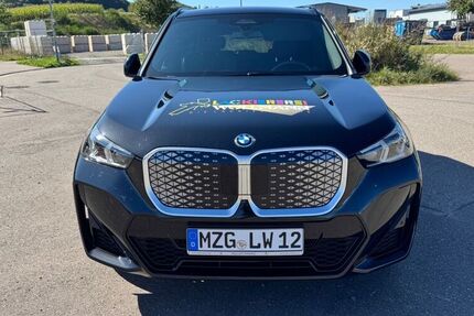 BMW iX1