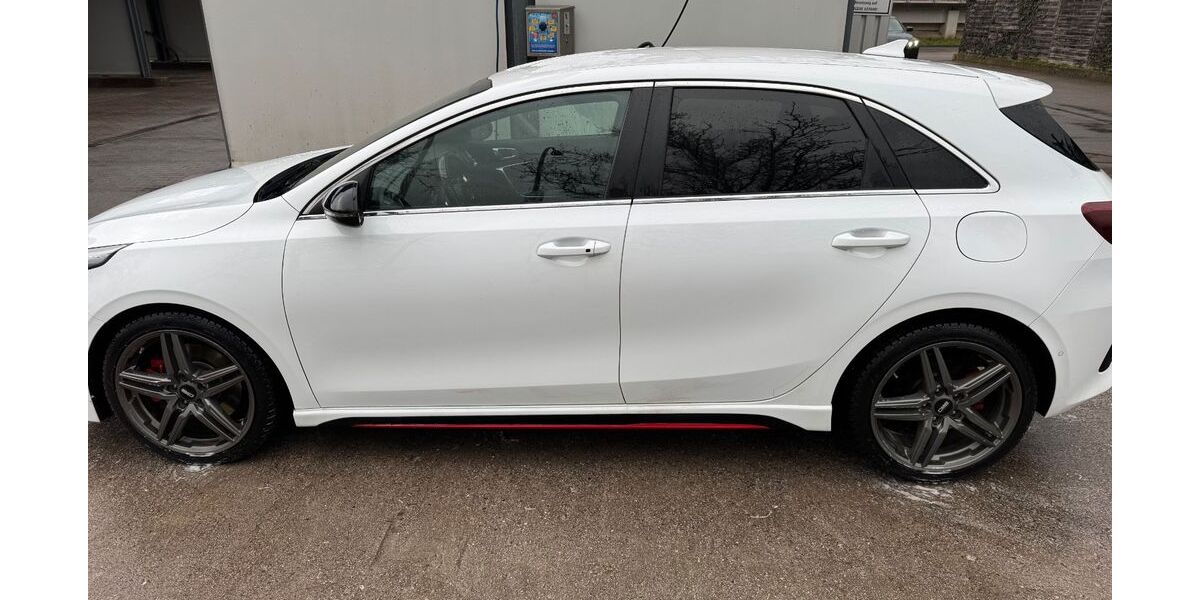 Kia ceed / Ceed 78.000 km 21.999 &euro; Neustadt An Der Weinstraße 67433