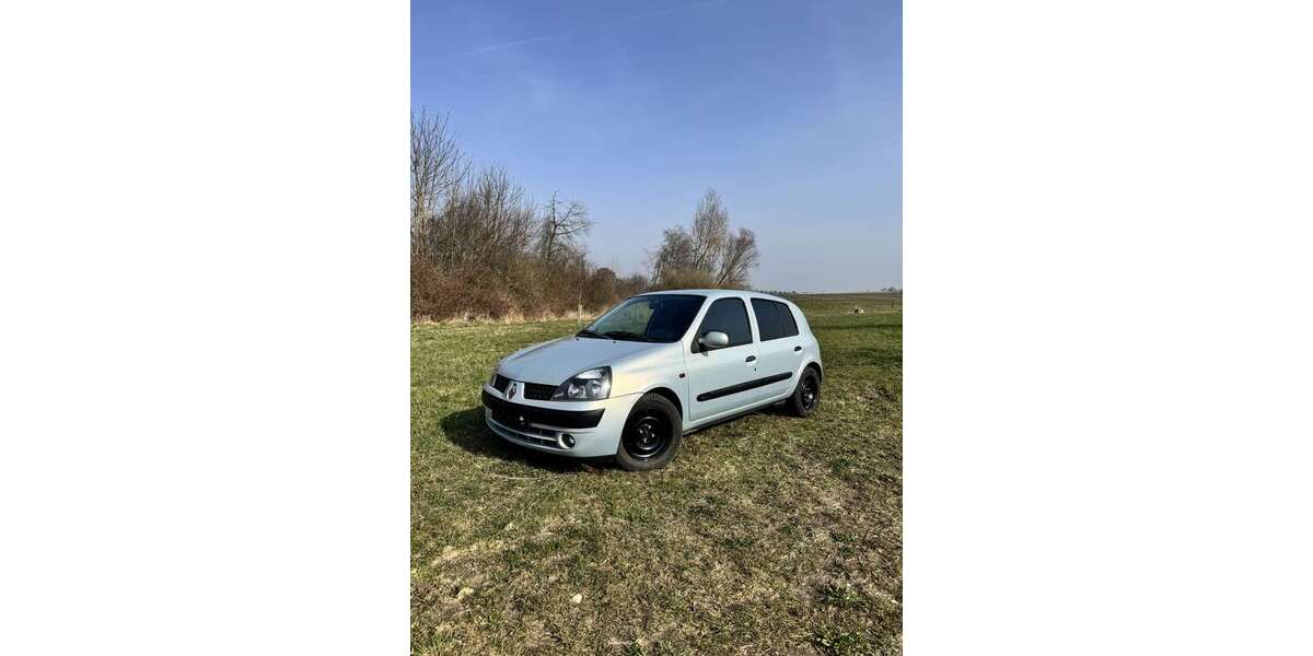 Renault Clio 138.400 km 2.999 &euro; Rielasingen-Worblingen 78239