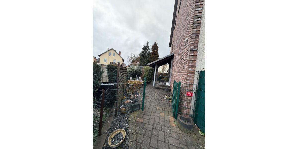 Erdgeschosswohnung, Mehrfamilienhaus 3 zimmer