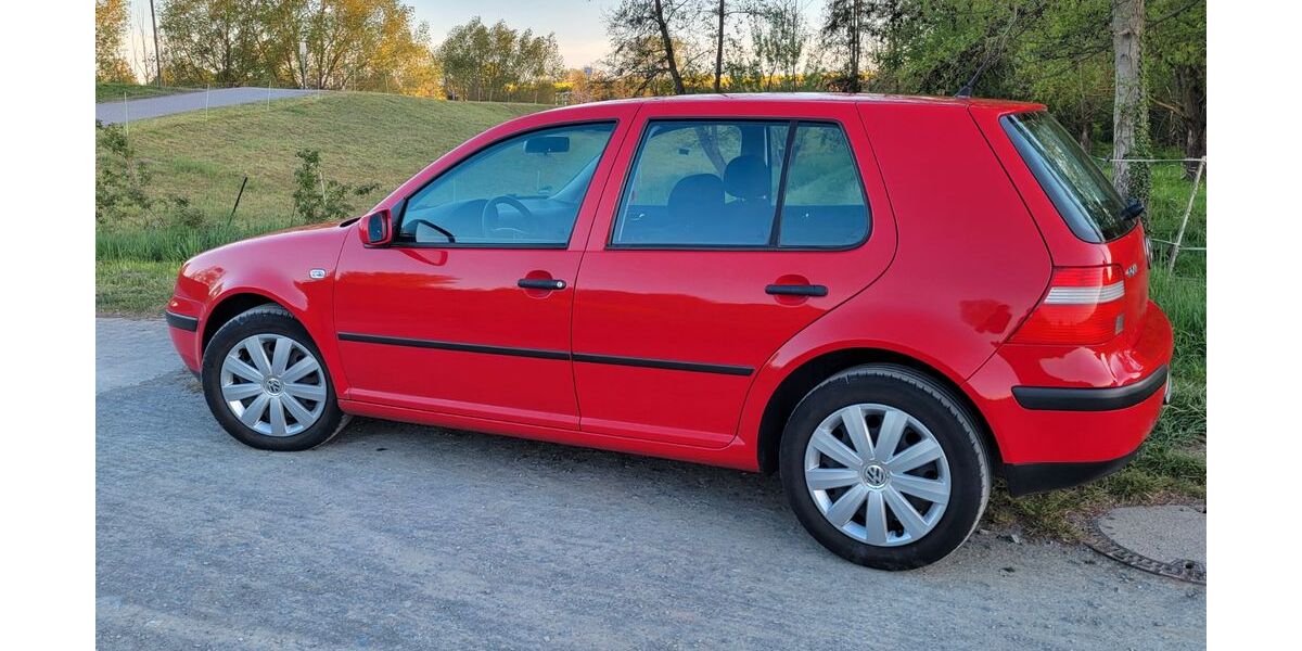 VW Golf 169.000 km 2.200 &euro; Gießen 35390