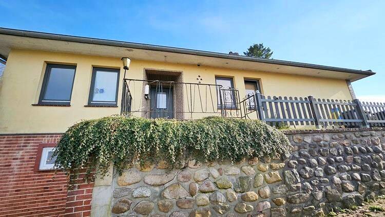 Mehrfamilienhaus, Wohnhaus Gnarrenburg - 5 Zimmer, 219.000&euro; | Angebot:25998716