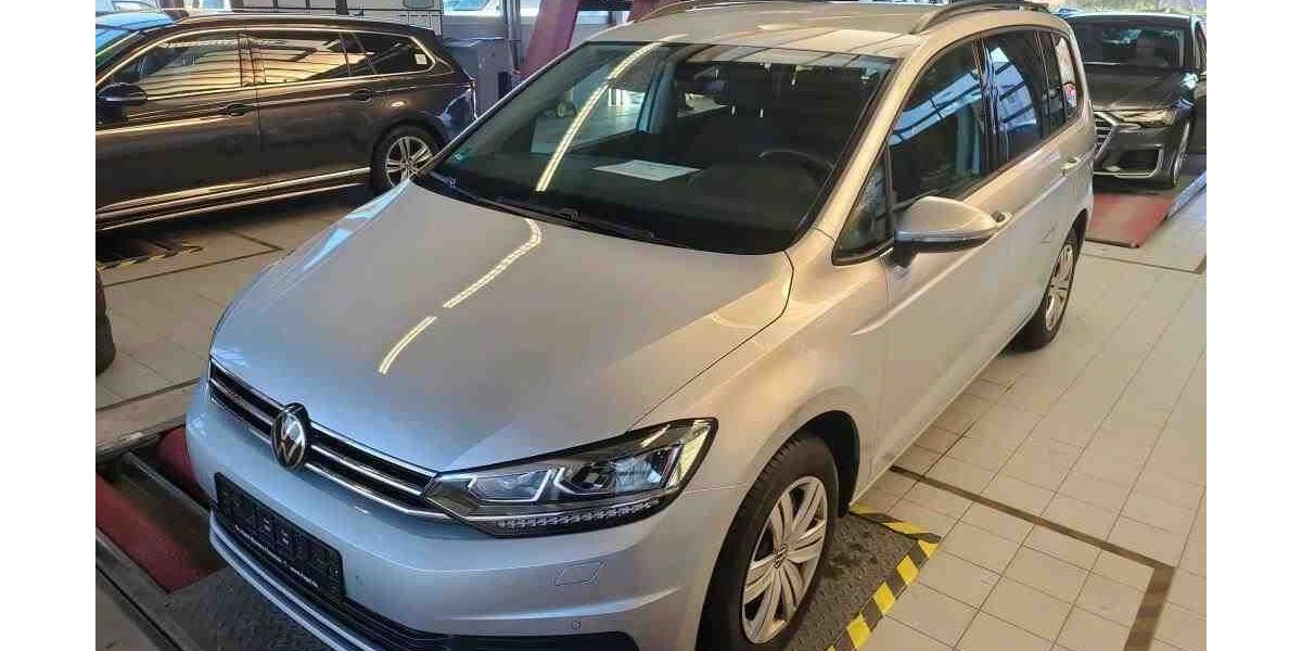 VW Touran 95.900 km 22.930 &euro; Aach 78267